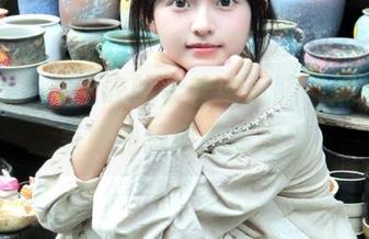 青豆客 - 在毛衣的柔软中沉醉，妮小妖分享她的写真美图之旅