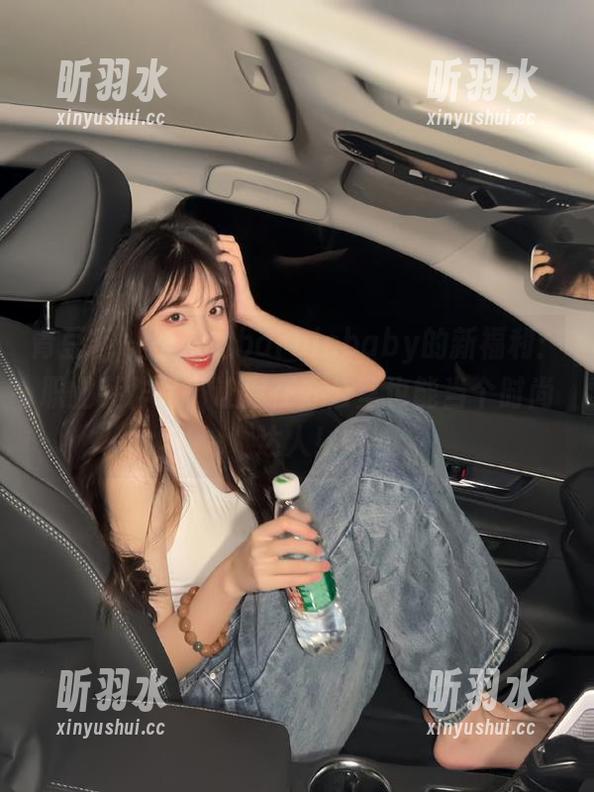 青豆客 - 岑苑之barbiebaby的新福利：职业装作品，让你在办公室也能当个时尚达人！