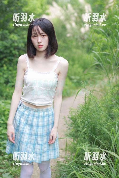 青豆客 - 探索最新图库：谭晓彤丝袜写真带你领略时尚新风潮！