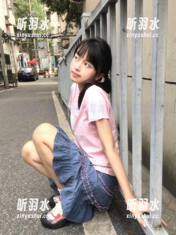 青豆客 - 赵伊彤短裙写真曝光，下载后小心被路人围观哦！