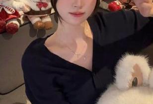 青豆客 - 魏扭扭校园写真合集：展现校园生活的多姿多彩与独特魅力