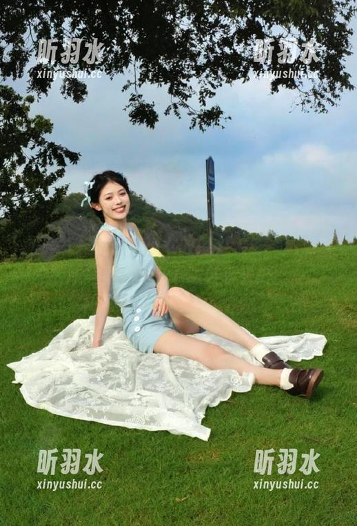 超美气质格子裙少女的魅力人生，风之领域写真集免费下载共享美好。