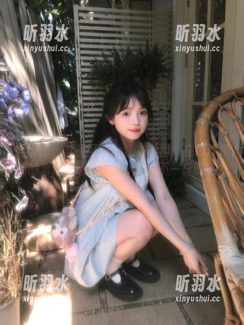 魅妍社 - 夏倪可ella睡衣美图：在线欣赏她的清新与迷人作品，感受不一样的魅力