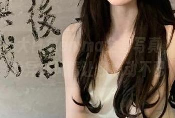 魅妍社 - 大白兔emma全套写真，浴缸里的异域风情让你心动不已