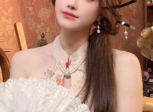在线追踪鹿八岁baby的职业装写真，感受职场优雅与知性！