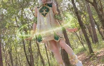 快来看看黏黏团子兔的魔女圣诞夜，超可爱写真套图让你心动